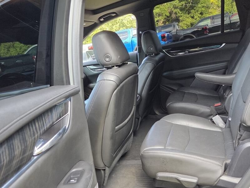 Used 2020 Cadillac XT6 Premium Luxury FWD image 8