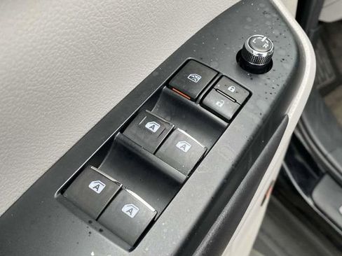 Used 2017 Toyota Highlander Limited image 21