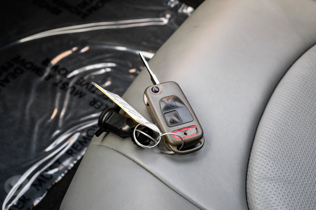 Used 2006 Chrysler Crossfire Limited RWD image 48