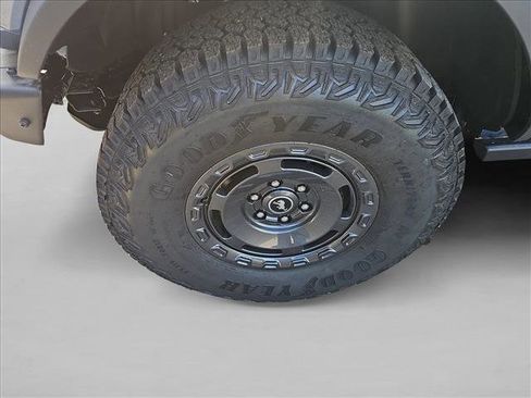 New 2025 Ford Bronco Badlands image 9