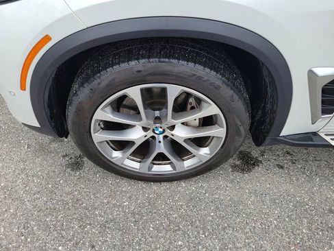 Used 2024 BMW X5 xDrive40i image 5