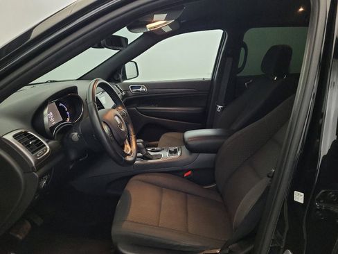 Used 2019 Jeep Grand Cherokee Laredo AWD/4WD image 17
