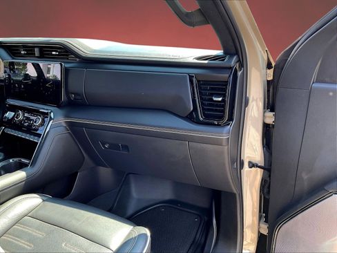 Used 2022 GMC Sierra 1500 AT4X AWD/4WD image 29