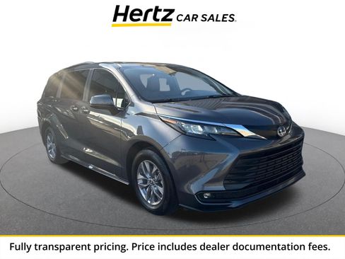 Used 2025 Toyota Sienna XLE FWD image 1