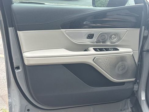 New 2026 Lincoln Nautilus Reserve AWD/4WD image 12