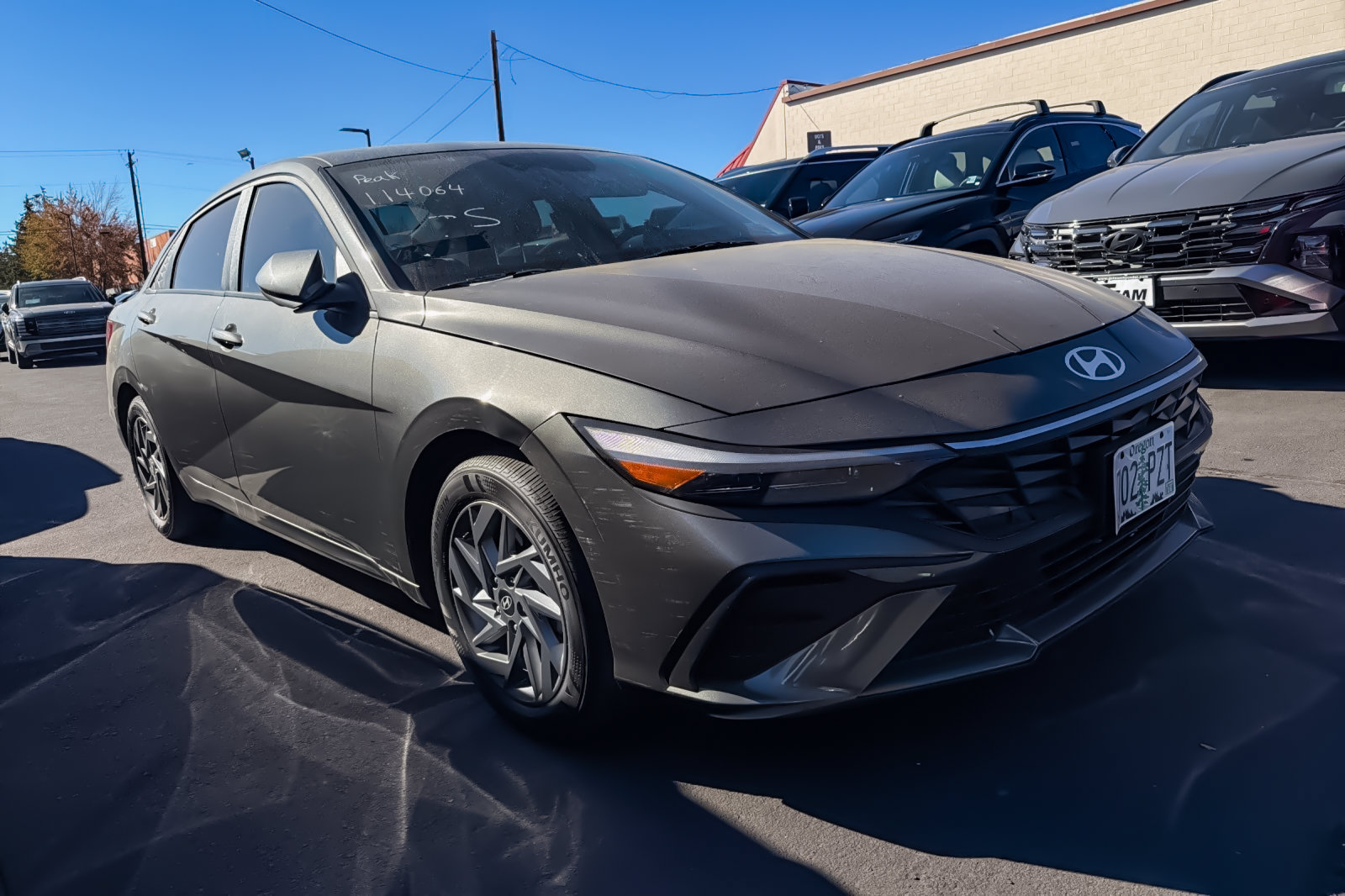 Used 2025 Hyundai Elantra Hybrid FWD image 2