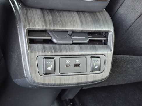 Used 2024 Nissan Ariya AWD image 27
