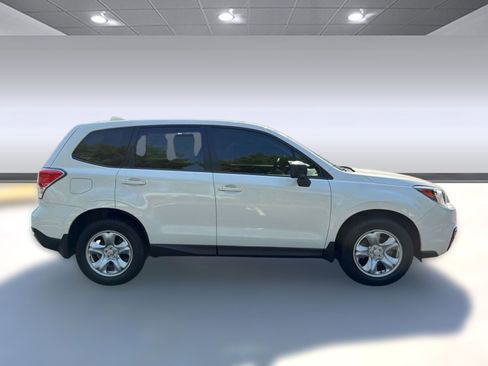 Used 2018 Subaru Forester 2.5i AWD/4WD image 8