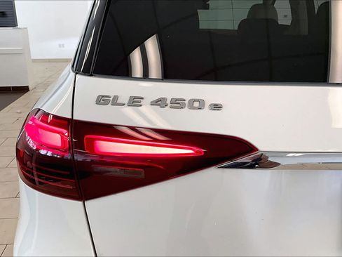 Used 2025 Mercedes-Benz GLE 450e 4MATIC image 29