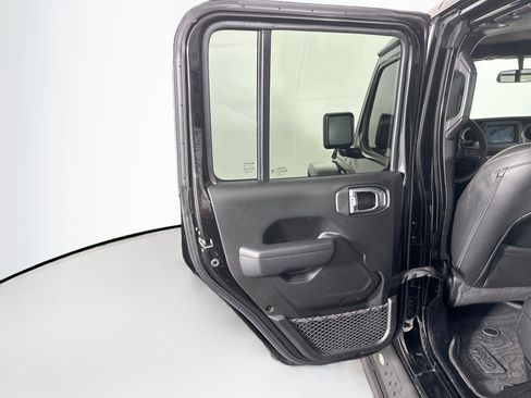 Used 2023 Jeep Gladiator Willys AWD/4WD image 24
