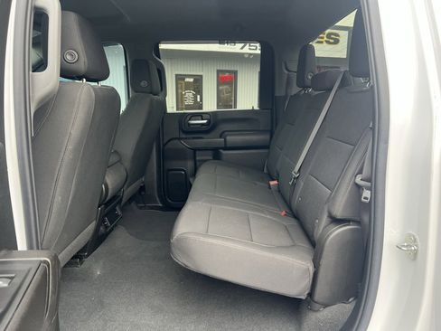 Used 2022 Chevrolet Silverado 2500 Custom w/ Custom Convenience Package image 12