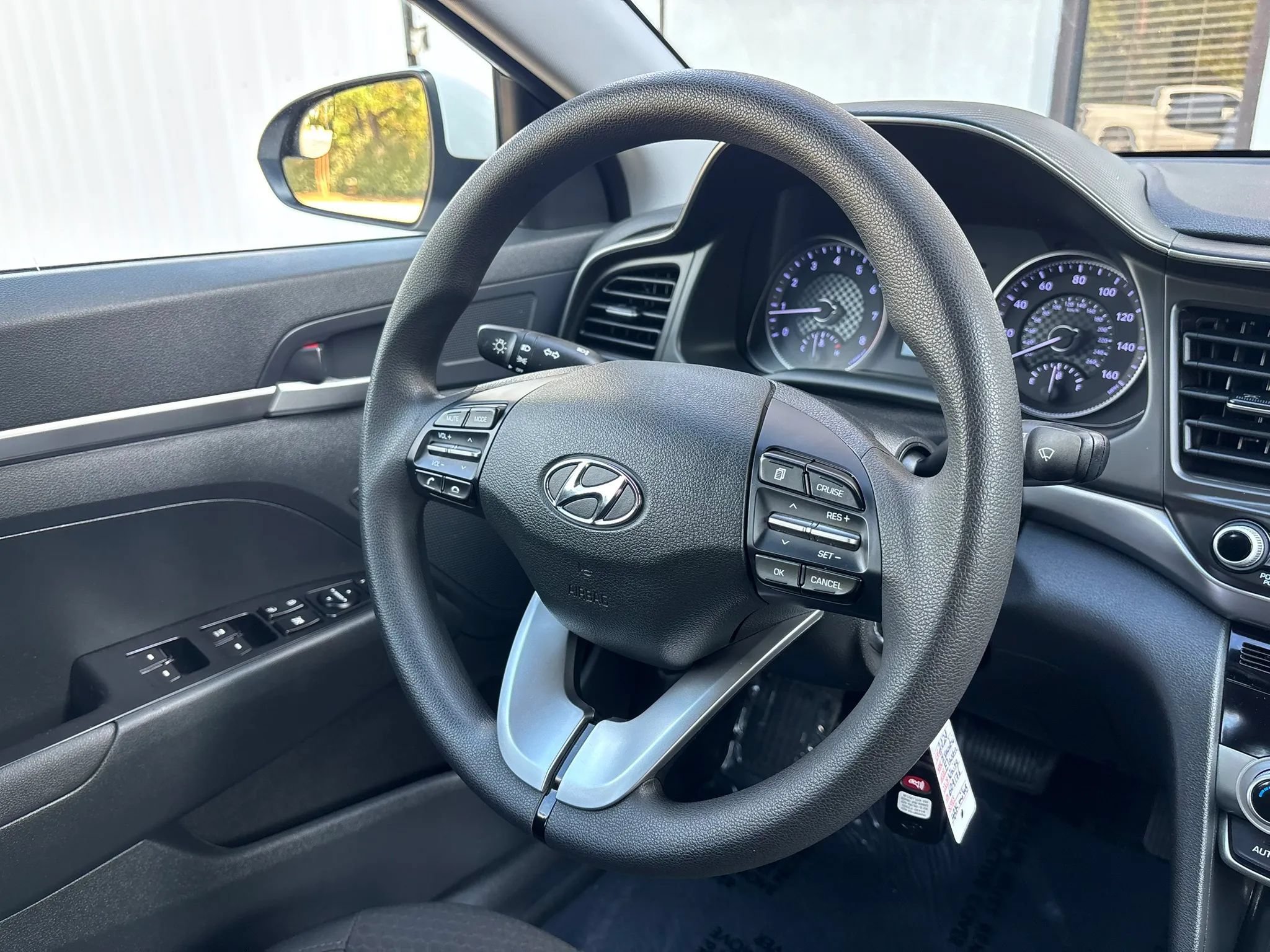 Used 2020 Hyundai Elantra SE w/ Cargo Package (C1) FWD image 12