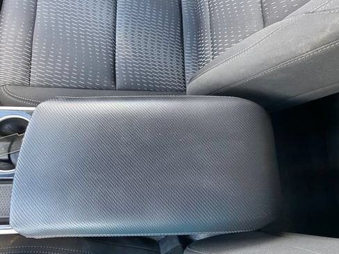 Used 2025 Chevrolet Equinox LT w/ Safety and Technology Package FWD image 23