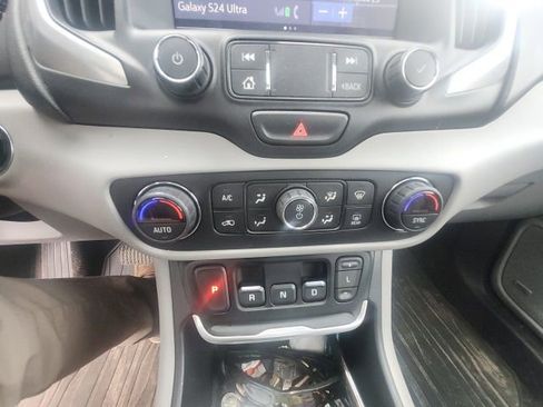 Used 2020 GMC Terrain SLT w/ Preferred Package AWD/4WD image 8