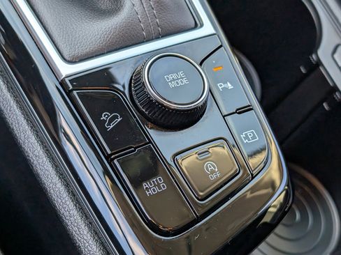 Used 2025 Kia Sportage EX image 28