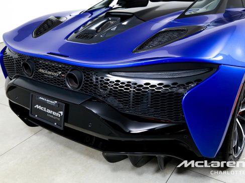 Used 2025 McLaren Artura Spider image 36