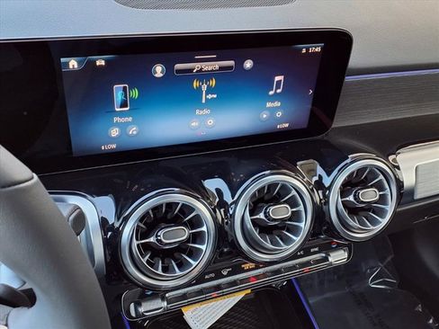 New 2026 Mercedes-Benz GLB 250 image 5