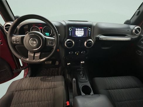 Used 2012 Jeep Wrangler Unlimited Rubicon w/ Connectivity Group AWD/4WD image 19