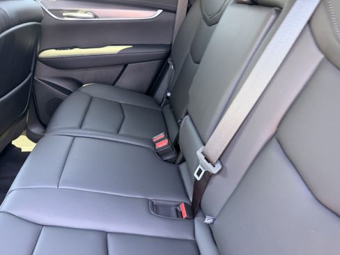 Certified 2025 Cadillac XT5 Luxury FWD image 17