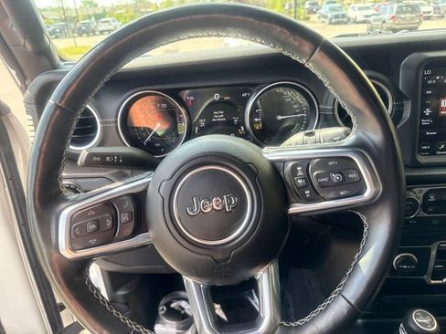 Used 2022 Jeep Wrangler Unlimited Sahara w/ Cold Weather Group AWD/4WD image 11