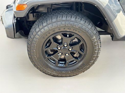 Used 2022 Jeep Gladiator Sport AWD/4WD image 29