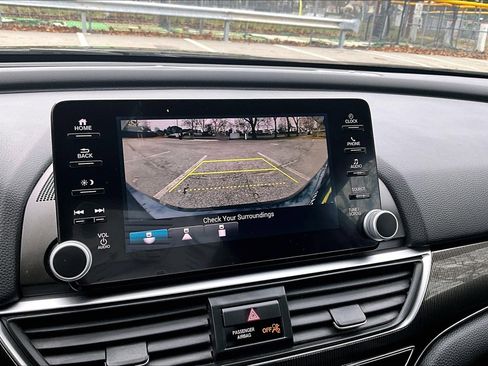 Used 2018 Honda Accord Sport image 14