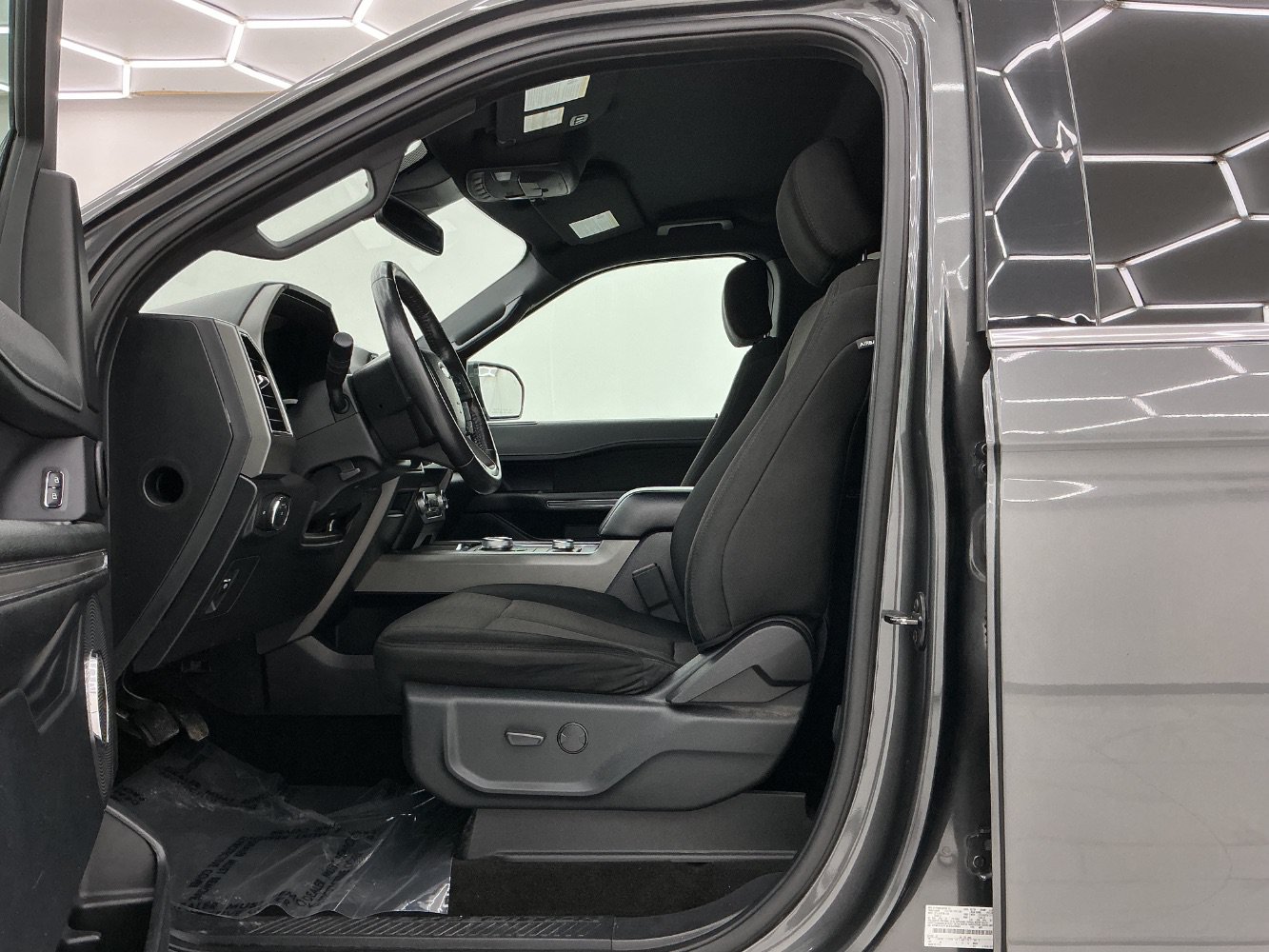 Used 2020 Ford Expedition XLT AWD/4WD image 14