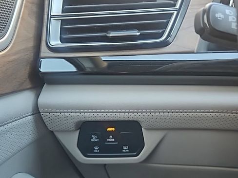 New 2026 Volkswagen Atlas SE AWD/4WD image 38