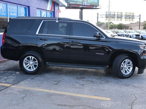 Used 2017 Chevrolet Tahoe LS RWD image 2