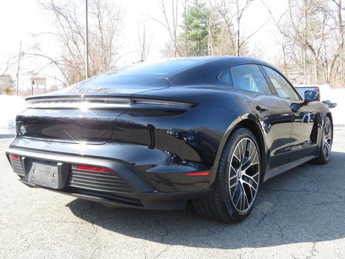 Used 2024 Porsche Taycan image 5