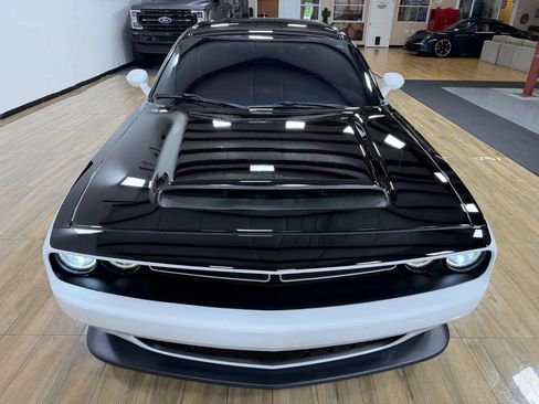 Used 2018 Dodge Challenger R/T Scat Pack w/ Leather Interior Group RWD image 5