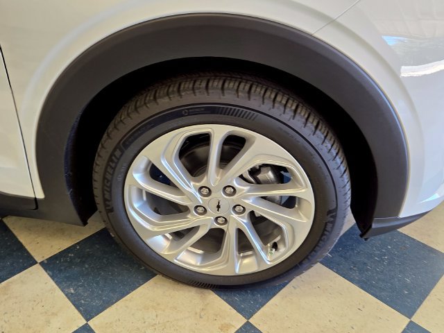 New 2027 Chevrolet Bolt LT w/ Comfort Package FWD image 9
