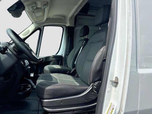 Used 2024 RAM ProMaster 2500 w/ Convenience Group FWD image 19