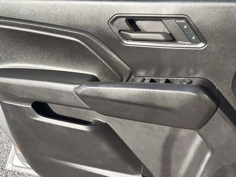 Used 2023 Chevrolet Colorado W/T image 18