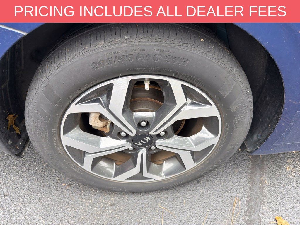 Used 2021 Kia Forte LXS FWD image 7
