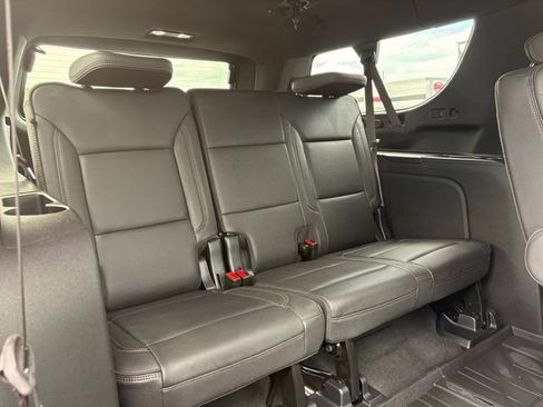 Used 2025 Chevrolet Suburban High Country w/ Sun And Tow Package AWD/4WD image 17