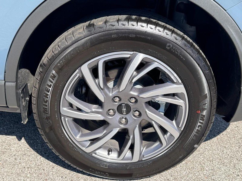Used 2025 Lincoln Corsair AWD w/ Equipment Group 101A image 24