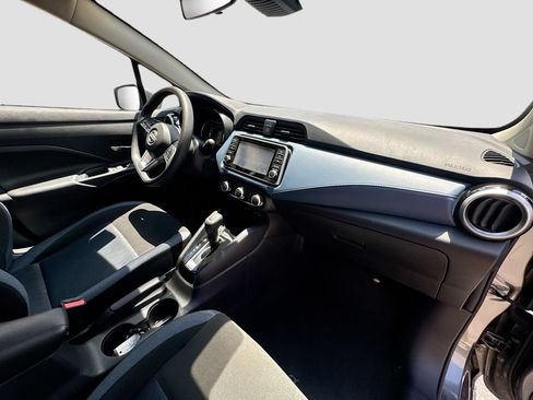 Used 2025 Nissan Versa SV FWD image 27