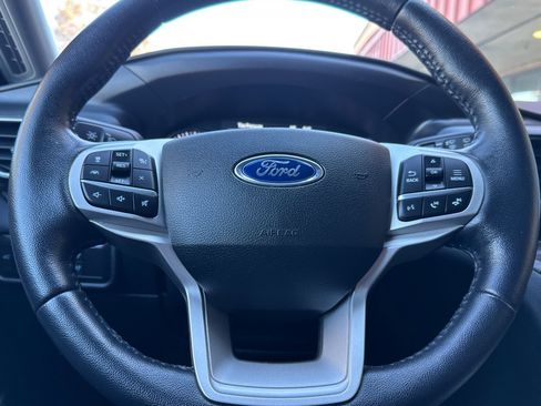 Used 2020 Ford Explorer Limited w/ Class III Trailer Tow Package image 24