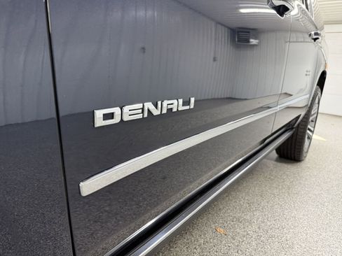 Used 2017 GMC Yukon XL Denali image 8