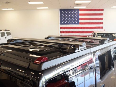 Used 2003 HUMMER H2 w/ Preferred Equipment Group AWD/4WD image 19