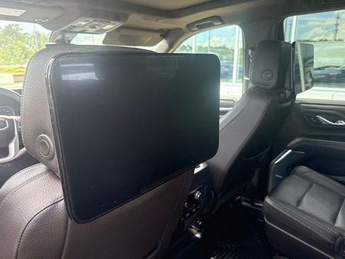 Used 2021 GMC Yukon Denali w/ Denali Premium Package RWD image 14