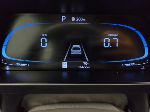 Used 2025 Hyundai Elantra Sport FWD image 23
