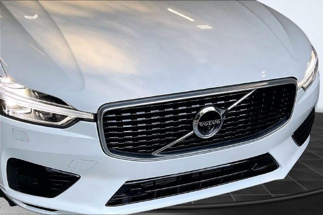 Used 2019 Volvo XC60 T8 R-Design w/ Advanced Package AWD/4WD image 30
