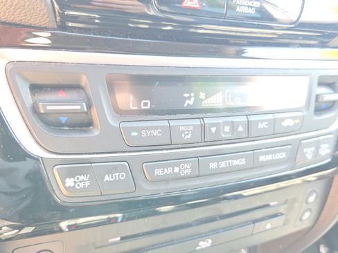 Certified 2018 Honda Pilot Elite image 22