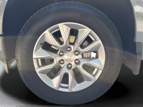 Used 2025 Chevrolet Silverado 1500 Custom AWD/4WD image 34