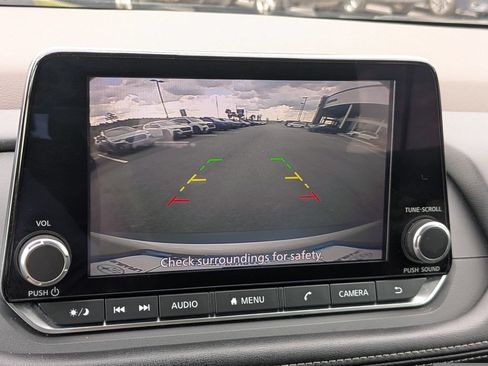 Used 2023 Nissan Rogue SV FWD image 26
