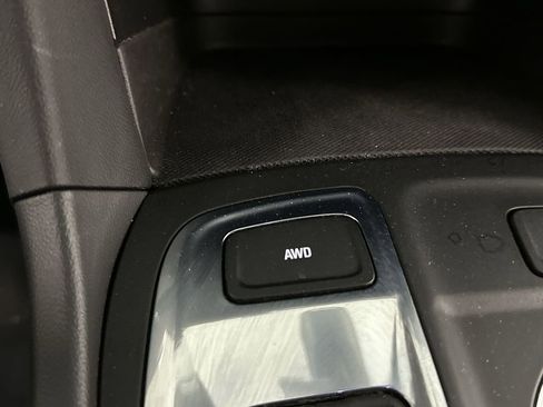 Used 2024 Chevrolet Equinox LT AWD/4WD image 39