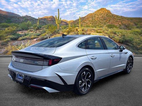 Used 2025 Hyundai Sonata SEL FWD image 4