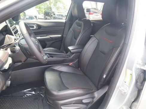 Used 2025 Jeep Compass Trailhawk AWD/4WD image 19